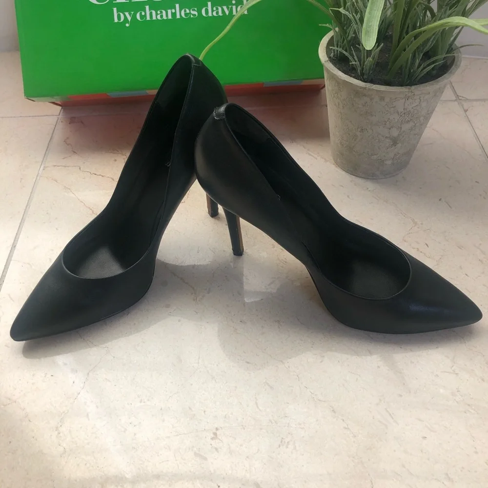 Charles by Charles David Pac Pump. - Picture 5 of 8